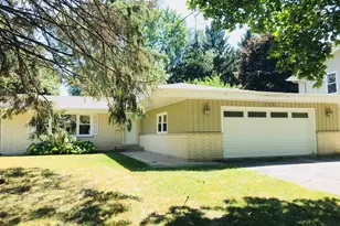 724 Burning Tree Ln, Naperville, IL 60563 - Photo 2