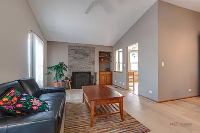 632 Grosse Pointe Circle #-, Vernon Hills, IL 60061 - Photo 8