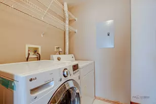 632 Grosse Pointe Cir, Vernon Hills, IL 60061 - Photo 30