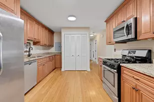 350 Shawnee Dr, Carol Stream, IL 60188 - Photo 12