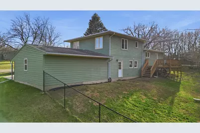 702 Highcrest Road, Dixon, IL 61021 - Photo 4