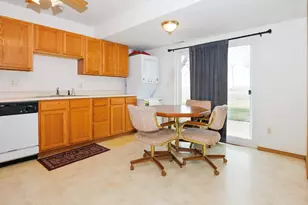 23 Fetzer Ct, Bloomington, IL 61704 - Photo 6