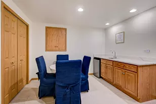 61 Berkshire Ct, Burr Ridge, IL 60527 - Photo 32