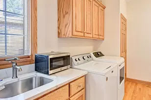 61 Berkshire Ct, Burr Ridge, IL 60527 - Photo 16