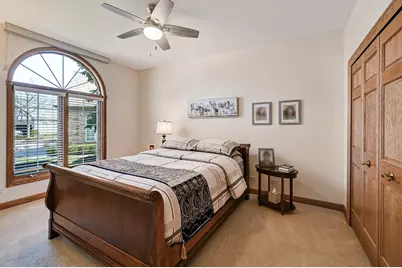 61 Berkshire Court, Burr Ridge, IL 60527 - Photo 22