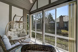 61 Berkshire Ct, Burr Ridge, IL 60527 - Photo 18