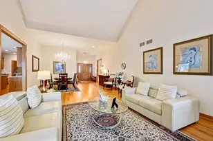 61 Berkshire Ct, Burr Ridge, IL 60527 - Photo 10