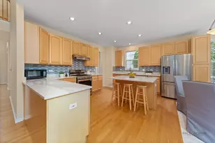 14200 Oakwood Ct, Libertyville, IL 60048 - Photo 8