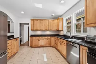 7446 N Rockwell St, Chicago, IL 60645 - Photo 8