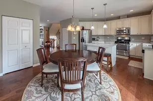 28W078 Shelburne Farms Dr, Winfield, IL 60190 - Photo 6