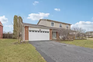 333 Grosvenor Ct, Bolingbrook, IL 60440 - Photo 2