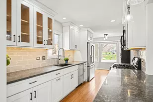 416 Lawrence Ave, Glen Ellyn, IL 60137 - Photo 6