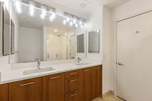 1901 S Calumet Ave, Chicago, IL 60616 - Photo 8