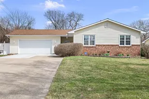 4688 5th St, East Moline, IL 61244 - Photo 2