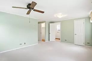 393 Indian Hill Dr, Buffalo Grove, IL 60089 - Photo 14