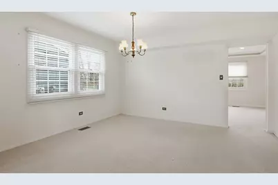 393 Indian Hill Drive, Buffalo Grove, IL 60089 - Photo 6