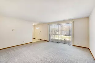 1318 Yarmouth Ct, Schaumburg, IL 60193 - Photo 2