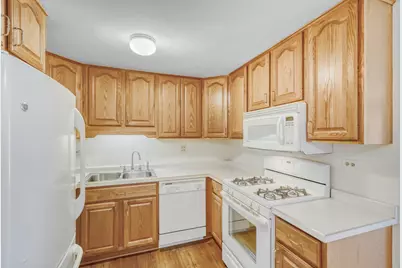 1318 Yarmouth Court #0, Schaumburg, IL 60193 - Photo 6