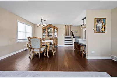 8821 Congress Park Avenue, Brookfield, IL 60513 - Photo 2