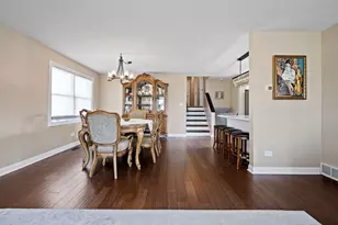 8821 Congress Park Ave, Brookfield, IL 60513 - Photo 2