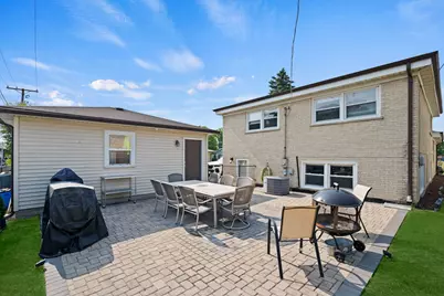 8821 Congress Park Avenue, Brookfield, IL 60513 - Photo 16