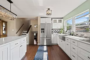 8821 Congress Park Ave, Brookfield, IL 60513 - Photo 4