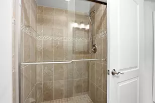 9332 Landings Ln, Des Plaines, IL 60016 - Photo 18