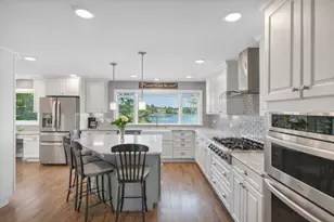 512 Bay Rd, McHenry, IL 60051 - Photo 8