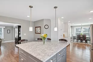 512 Bay Rd, McHenry, IL 60051 - Photo 12