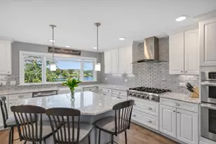 512 Bay Rd, McHenry, IL 60051 - Photo 2