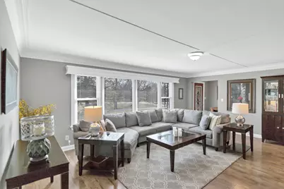 512 Bay Road, McHenry, IL 60051 - Photo 4