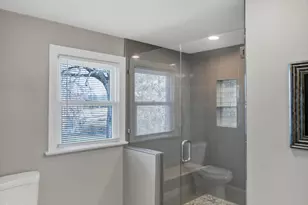 512 Bay Rd, McHenry, IL 60051 - Photo 16