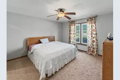 707 E Ash Street, Watseka, IL 60970 - Photo 8