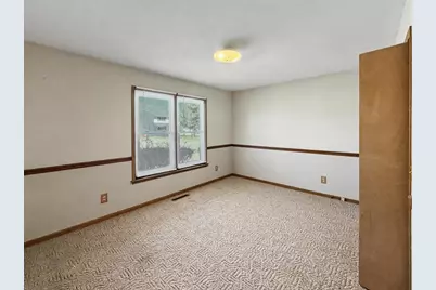 707 E Ash Street, Watseka, IL 60970 - Photo 12