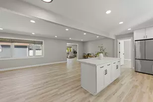 405 Turf Ln, Wheaton, IL 60187 - Photo 2