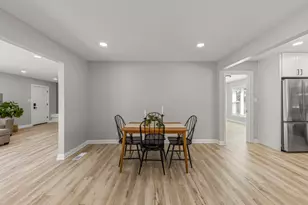 405 Turf Ln, Wheaton, IL 60187 - Photo 8