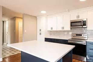 18 E Old Willow Rd, Prospect Heights, IL 60070 - Photo 6