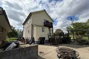 523 W 9th St, Gibson City, IL 60936 - Photo 18