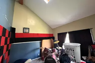523 W 9th St, Gibson City, IL 60936 - Photo 14