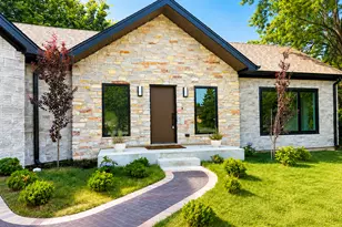 19 Marina Dr, Des Plaines, IL 60016 - Photo 2