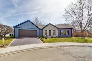 19 Marina Dr, Des Plaines, IL 60016 - Photo 1