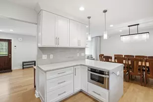 212 E Monterey Ave, Schaumburg, IL 60193 - Photo 8