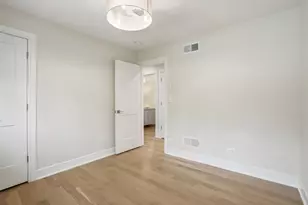 212 E Monterey Ave, Schaumburg, IL 60193 - Photo 14