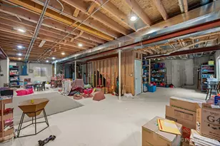 647 Bennett Dr, North Aurora, IL 60542 - Photo 36