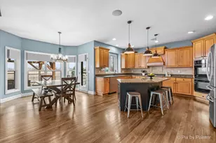 647 Bennett Dr, North Aurora, IL 60542 - Photo 14