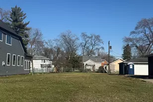 341 Oak Ave, Wood Dale, IL 60191 - Photo 1