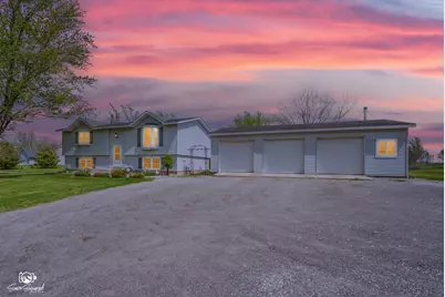 27057 S Woodlawn Avenue, Crete, IL 60417 - Photo 1