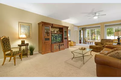 585 Tuscan View Drive, Elgin, IL 60124 - Photo 8