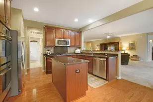 585 Tuscan View Dr, Elgin, IL 60124 - Photo 14