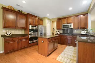 585 Tuscan View Dr, Elgin, IL 60124 - Photo 12